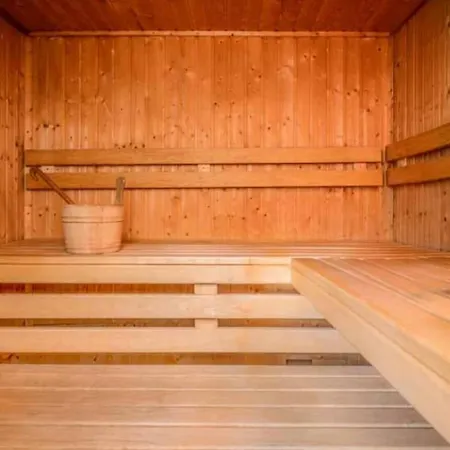 6br Chalet Close To The Village Centre Of 谷雪维尔