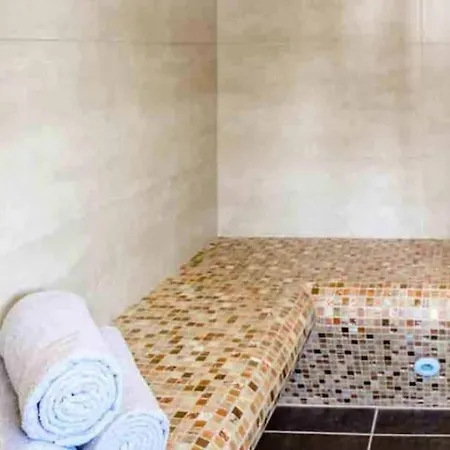 别墅 6br Chalet Close To The Village Centre Of